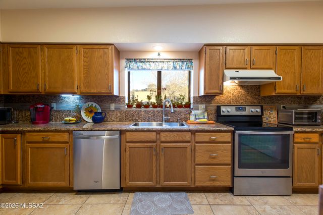 8651 N Candlewood Loop, Tucson, AZ 85704