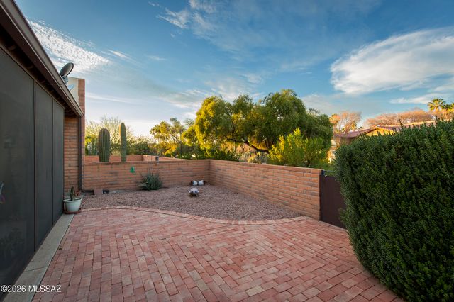 8651 N Candlewood Loop, Tucson, AZ 85704