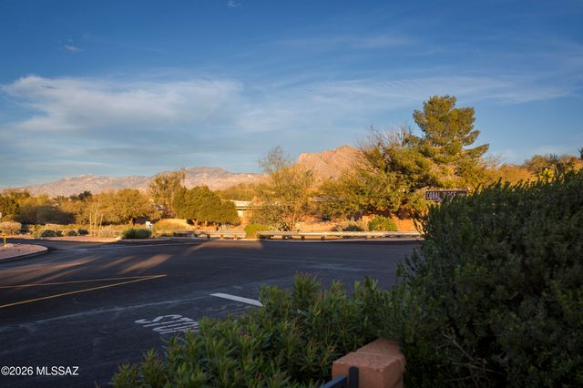 8651 N Candlewood Loop, Tucson, AZ 85704