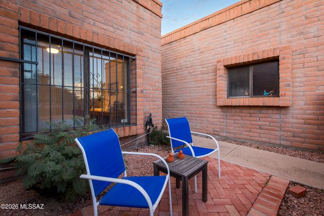 8651 N Candlewood Loop, Tucson, AZ 85704