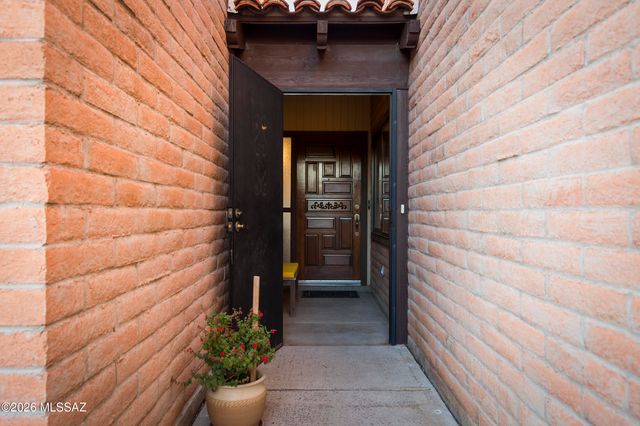 8651 N Candlewood Loop, Tucson, AZ 85704