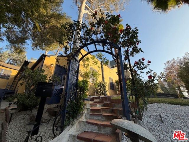 208 S Westmoreland Avenue, Los Angeles, CA 90004