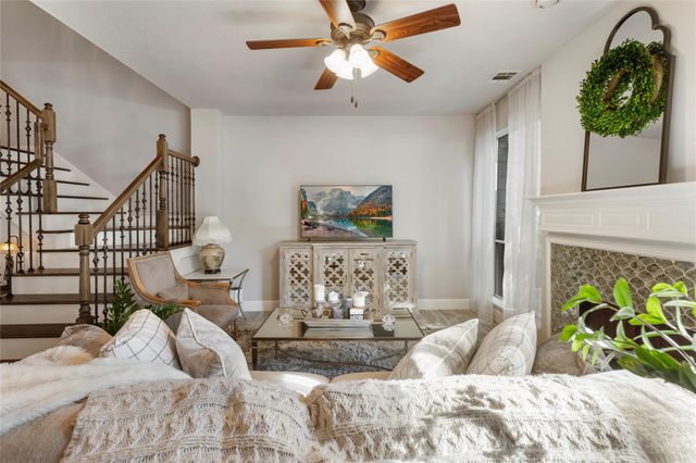 74 Valley Oaks Circle, The Woodlands, TX 77382