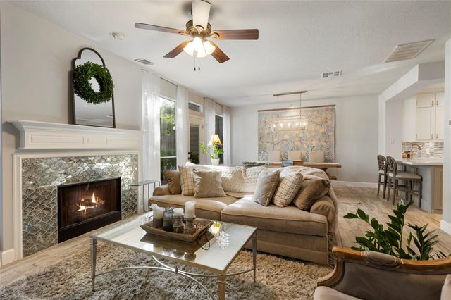 74 Valley Oaks Circle, The Woodlands, TX 77382