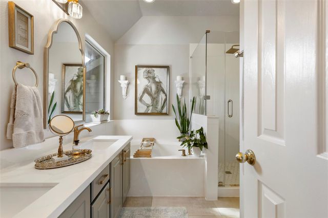 74 Valley Oaks Circle, The Woodlands, TX 77382