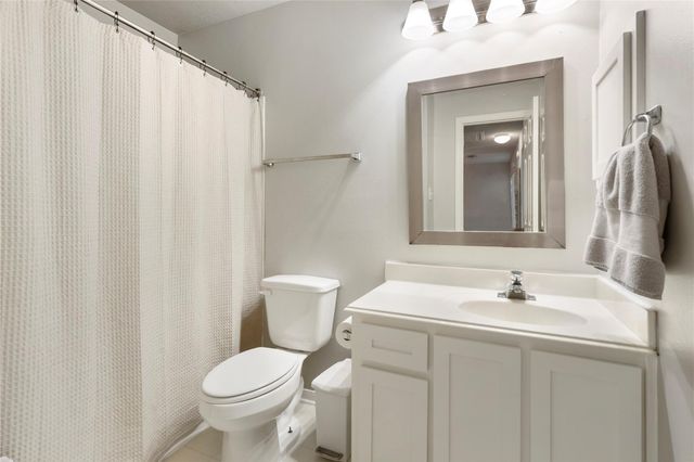 74 Valley Oaks Circle, The Woodlands, TX 77382