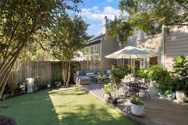 74 Valley Oaks Circle, The Woodlands, TX 77382