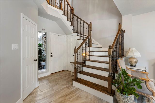 74 Valley Oaks Circle, The Woodlands, TX 77382