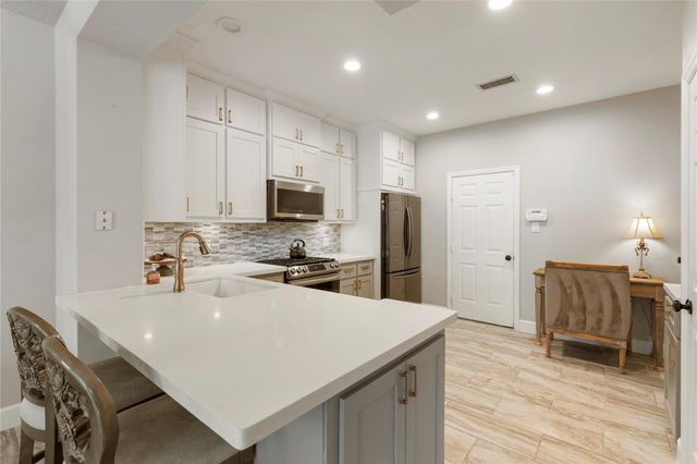 74 Valley Oaks Circle, The Woodlands, TX 77382