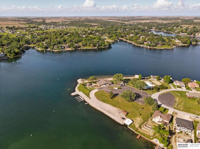 9518 Sterling Circle, Plattsmouth, NE 68048