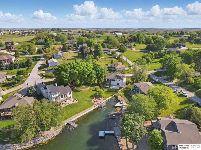 9518 Sterling Circle, Plattsmouth, NE 68048