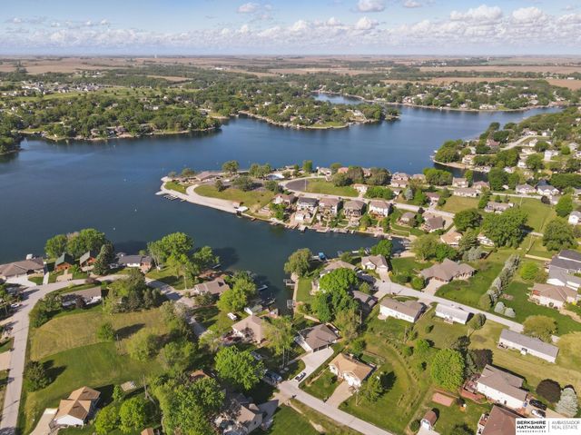 9518 Sterling Circle, Plattsmouth, NE 68048