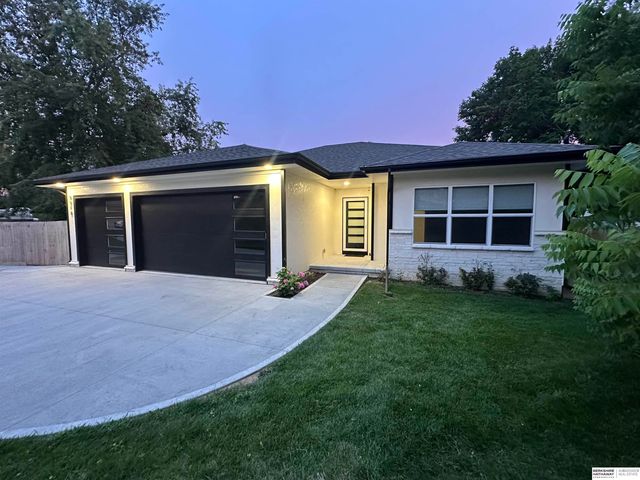 9518 Sterling Circle, Plattsmouth, NE 68048