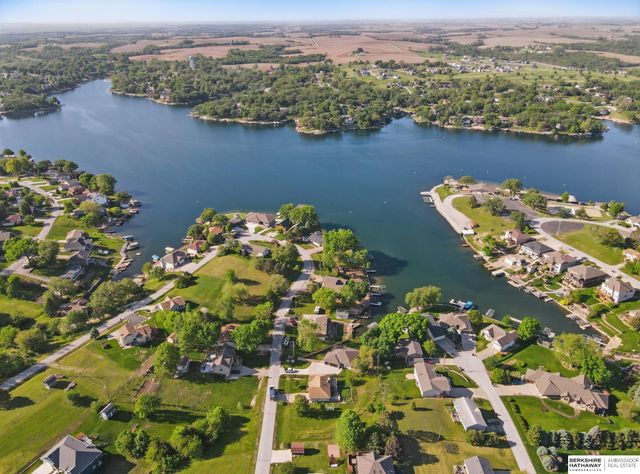 9518 Sterling Circle, Plattsmouth, NE 68048