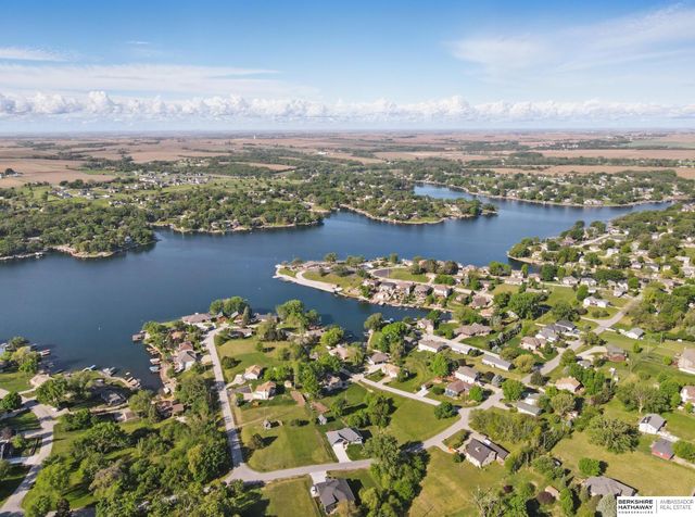 9518 Sterling Circle, Plattsmouth, NE 68048