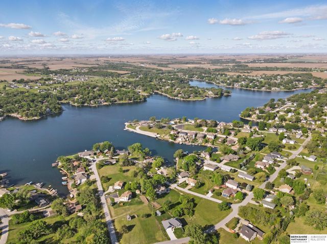 9518 Sterling Circle, Plattsmouth, NE 68048