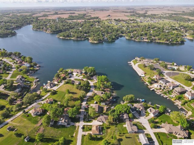 9518 Sterling Circle, Plattsmouth, NE 68048