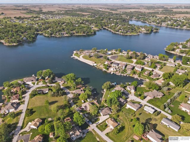 9518 Sterling Circle, Plattsmouth, NE 68048