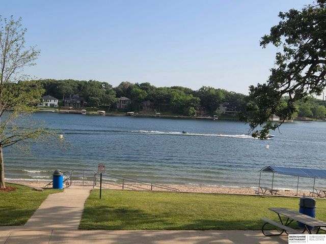 9518 Sterling Circle, Plattsmouth, NE 68048