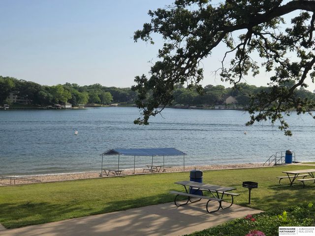 9518 Sterling Circle, Plattsmouth, NE 68048