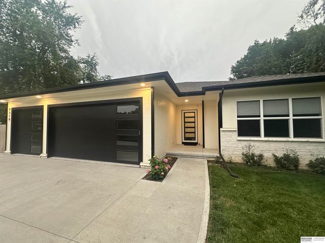 9518 Sterling Circle, Plattsmouth, NE 68048