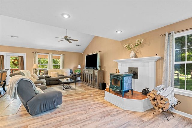 9225 Charles Street, Rogers, AR 72756