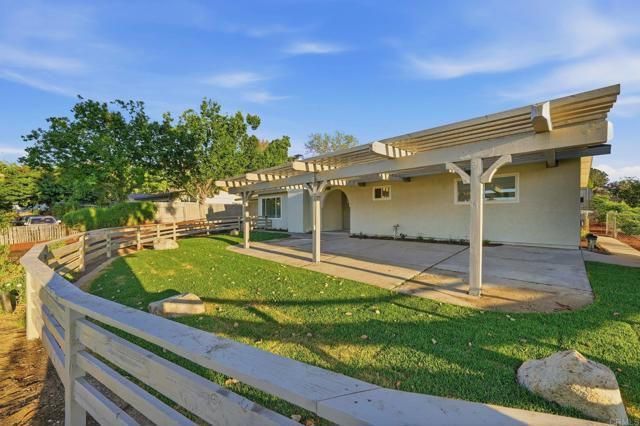 12306 Gay Rio Drive, Lakeside, CA 92040