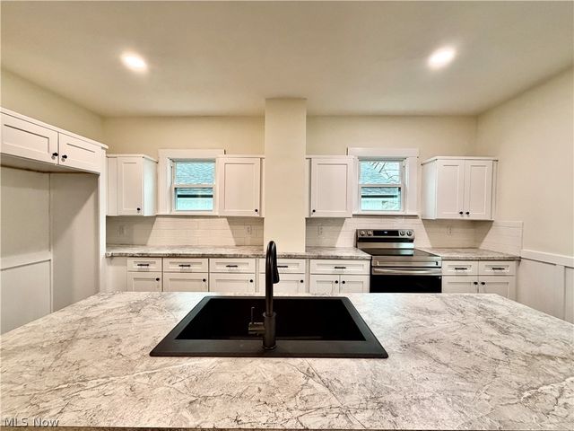 559 Jackson Street, Hubbard, OH 44425