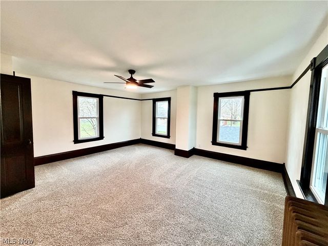 559 Jackson Street, Hubbard, OH 44425