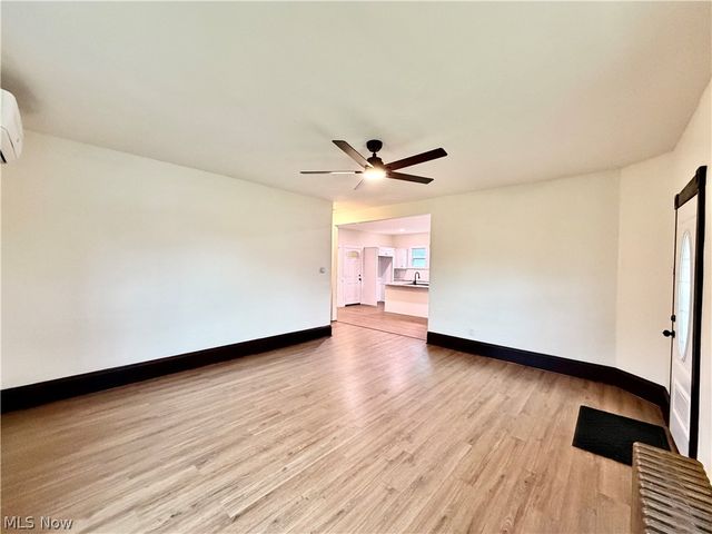 559 Jackson Street, Hubbard, OH 44425