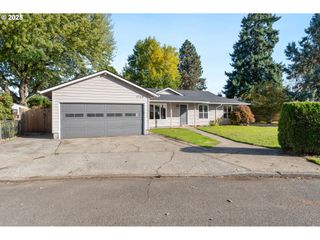 1720 Se 157TH Ave, Portland, OR 97233