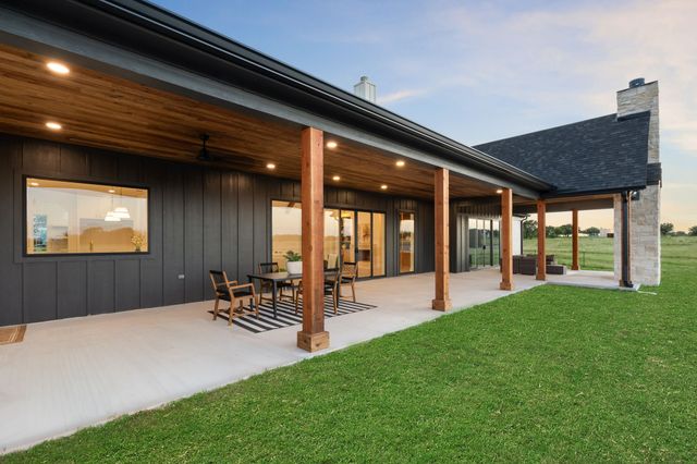12160 Riek Road, Krum, TX 76249
