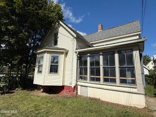3 1/2 Pearl Street, Johnstown, NY 12095