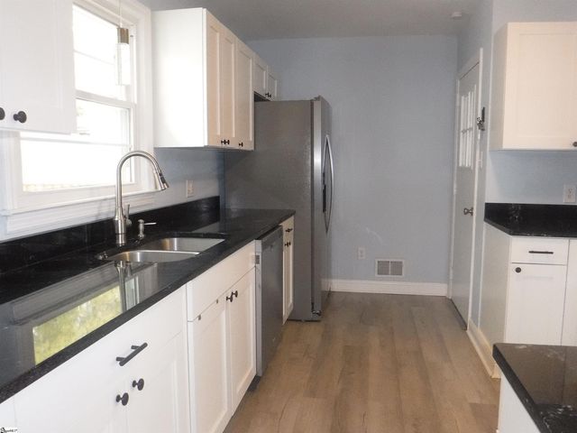 222 Woodview Avenue, Spartanburg, SC 29306