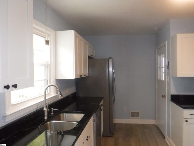 222 Woodview Avenue, Spartanburg, SC 29306