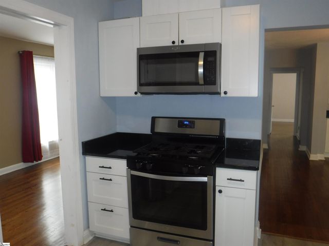 222 Woodview Avenue, Spartanburg, SC 29306