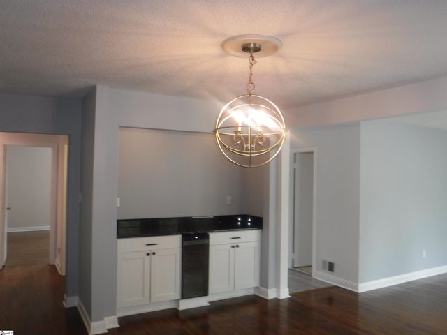 222 Woodview Avenue, Spartanburg, SC 29306