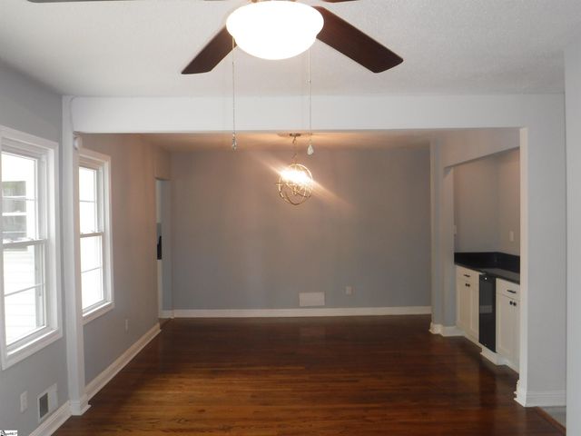 222 Woodview Avenue, Spartanburg, SC 29306