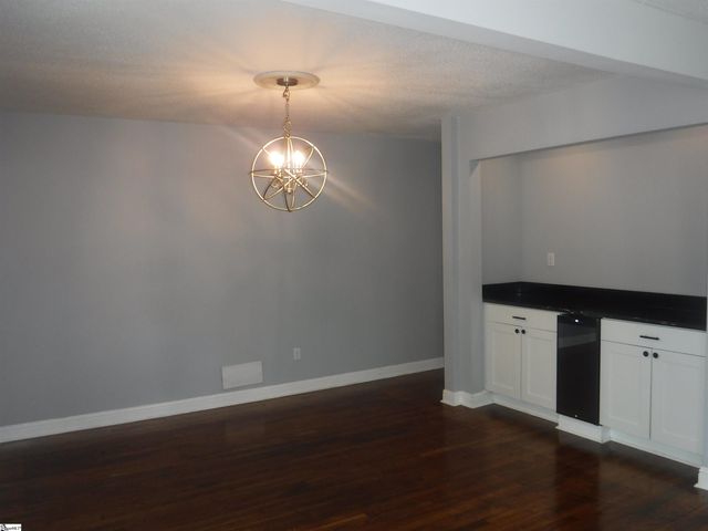 222 Woodview Avenue, Spartanburg, SC 29306