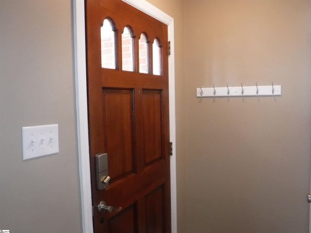 222 Woodview Avenue, Spartanburg, SC 29306