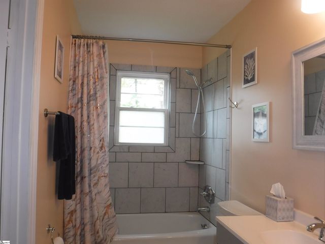 222 Woodview Avenue, Spartanburg, SC 29306