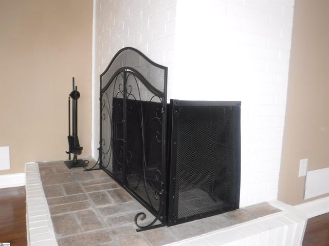 222 Woodview Avenue, Spartanburg, SC 29306