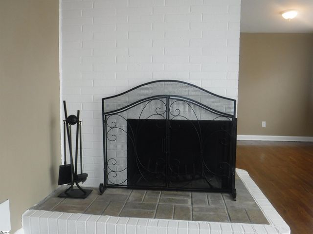 222 Woodview Avenue, Spartanburg, SC 29306