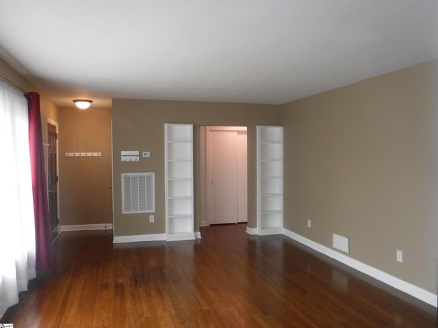 222 Woodview Avenue, Spartanburg, SC 29306