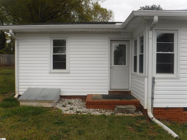 222 Woodview Avenue, Spartanburg, SC 29306