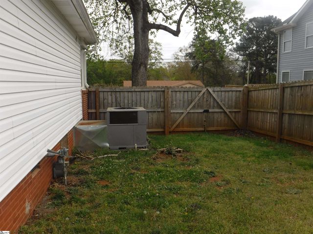 222 Woodview Avenue, Spartanburg, SC 29306