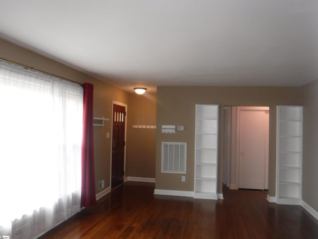 222 Woodview Avenue, Spartanburg, SC 29306