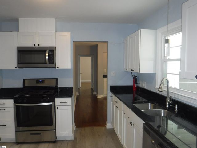 222 Woodview Avenue, Spartanburg, SC 29306