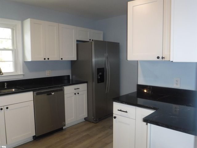 222 Woodview Avenue, Spartanburg, SC 29306