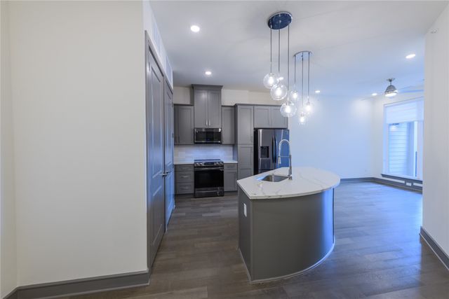 2700 Old Denton Road 4450, Carrollton, TX 75007